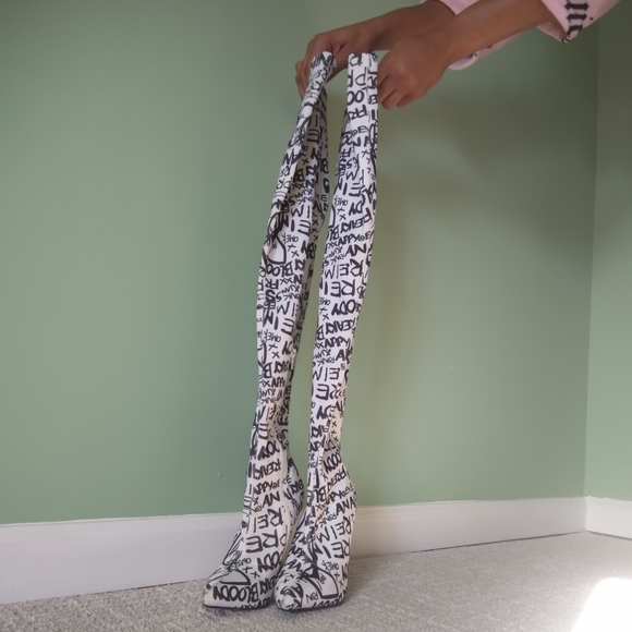 Women's Gisele white graffiti Liliana knee boots - Picture 3 of 13